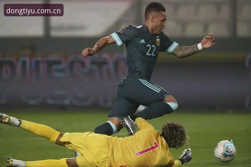 阿根廷这场2-0，梅西没上却藏着一个信号——爱游戏平台深度评测